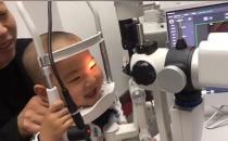 2歲寶寶患先天性白內(nèi)障，愛(ài)爾眼科專家助其重獲光明