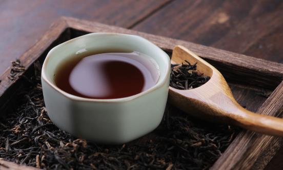 喝紅茶有哪些好處？十大功效助你養(yǎng)生保健！