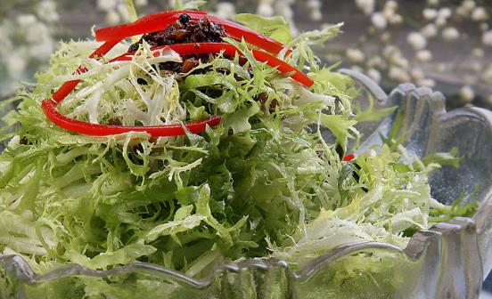 豆豉魚拌苦菊三款常見(jiàn)的做法 做好苦菊美食有幫助