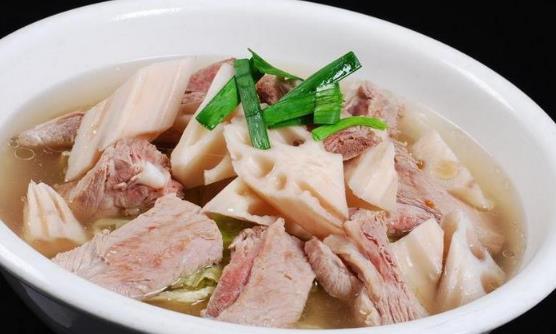 蓮藕華而樸實營養(yǎng)高 蓮藕燉排骨無疑是天作之合
