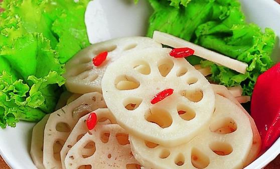 蓮藕華而樸實營養(yǎng)高 蓮藕燉排骨無疑是天作之合