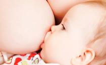 寶寶吃母乳身體發(fā)抖咋回事 母乳喂養(yǎng)時的注意事項
