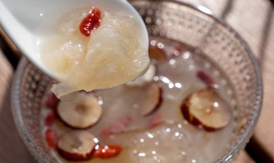 冬季飲食不當(dāng)導(dǎo)致上火 學(xué)會(huì)飲食調(diào)理來(lái)滅火