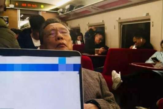 李蘭娟院士肺腑之言：教育孩子崇尚科學(xué)，尊重科學(xué)，少年強(qiáng)則國強(qiáng)