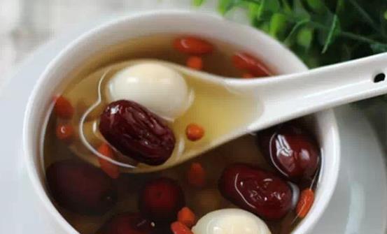 紅棗熬湯止咳潤(rùn)肺 這樣吃紅棗竟能治療12種疾病