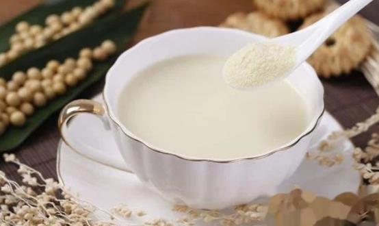 天天喝豆?jié){的好處 豆?jié){雖好要注意適量
