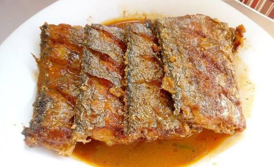 經(jīng)常吃帶魚能夠養(yǎng)肝補(bǔ)血潤膚養(yǎng)發(fā) 帶魚的4種美味做法