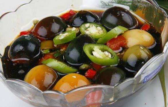 女人不想老太快，4類食物要少吃，3種美容抗衰老的食物可多吃