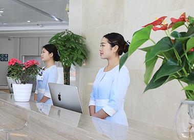 四川肛腸醫(yī)院微笑服務體現(xiàn)人文關懷 零投訴非莆田系
