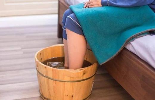 三伏天泡腳出汗多好嗎 三伏天泡腳可以開空調(diào)嗎
