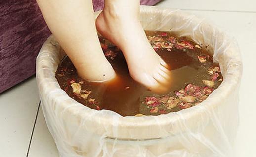 三伏天泡腳出汗多好嗎 三伏天泡腳可以開空調(diào)嗎